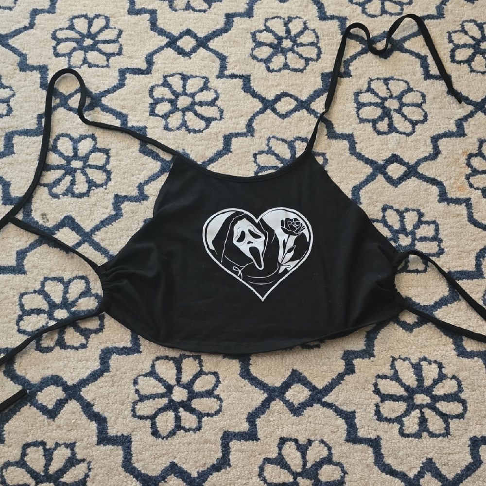 SHEIN Black Graphic Crop Top